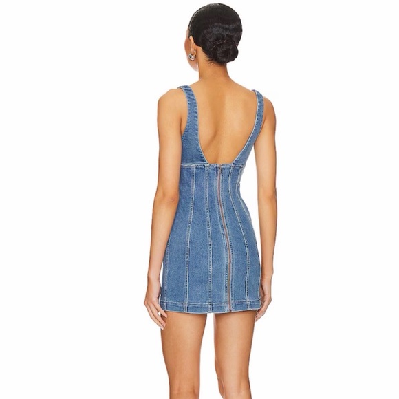 915. Revolve Luda Mini Dress in Washed Blue
MAJORELLE - Picture 3 of 3